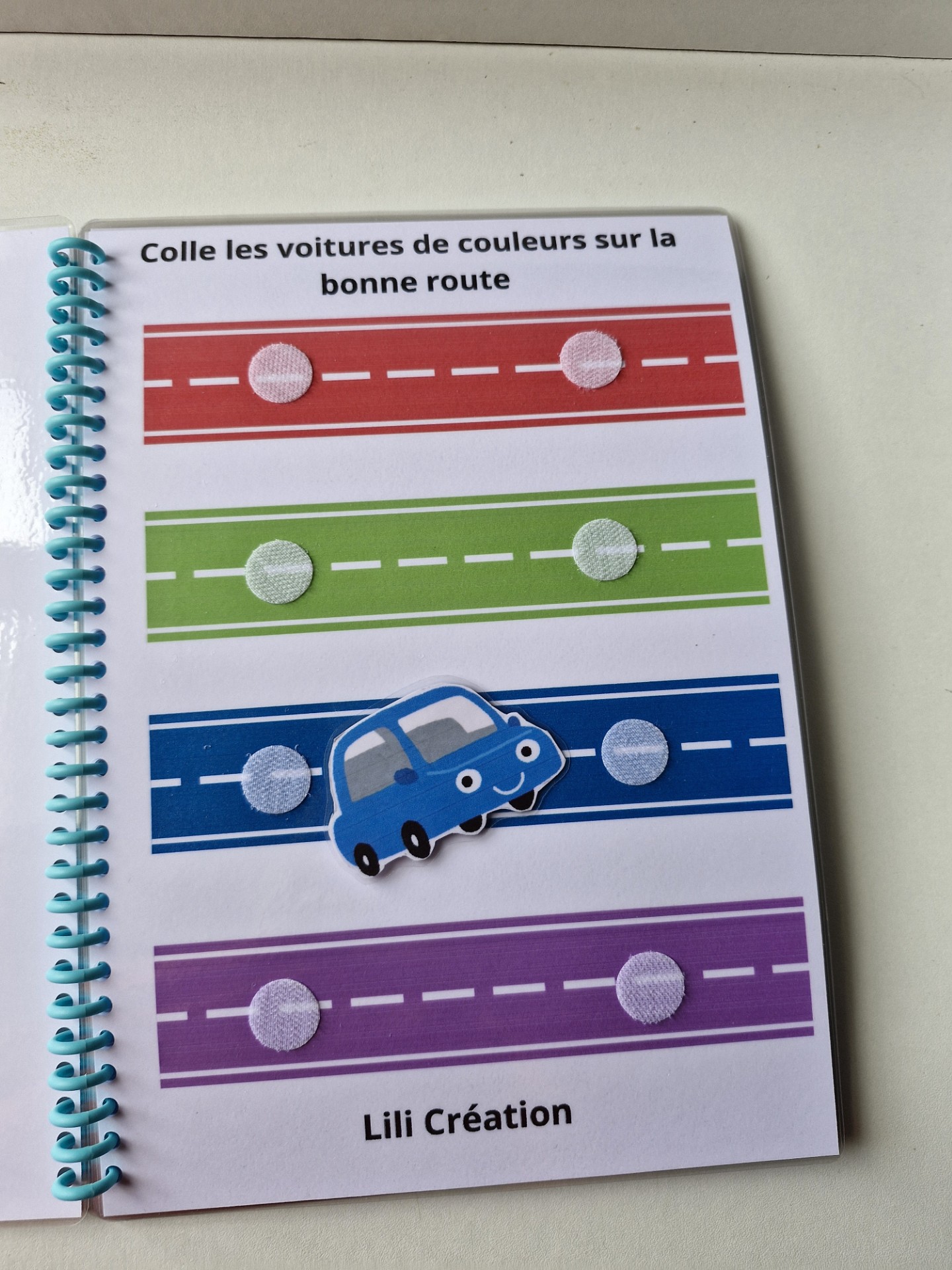 Livret Formes et couleurs + Pochette de rangement – Image 3